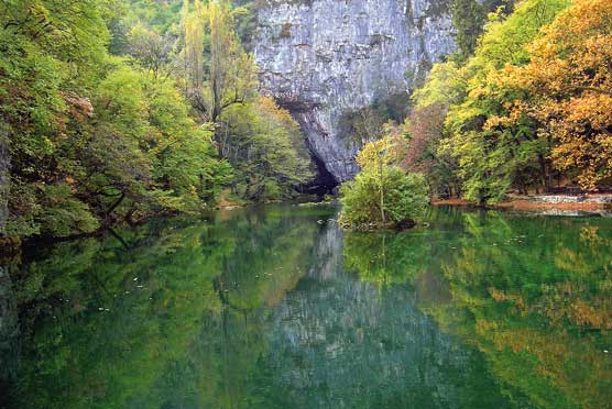Valstagna (Vi), Grotte di Oliero.